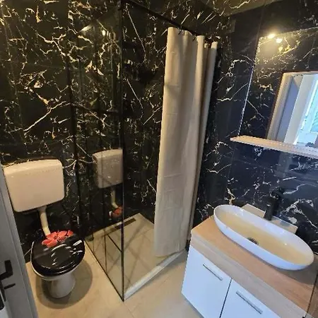 Nella Apartment *
